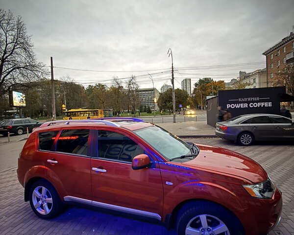 Мицубиси Аутлендер ХЛ 2008 в Киеве на Automoto.ua Красный Мицубиси Аутлендер ХЛ, объемом двигателя 2.4 л и пробегом 99 тыс. км за 11000 $, фото 3 на Automoto.ua