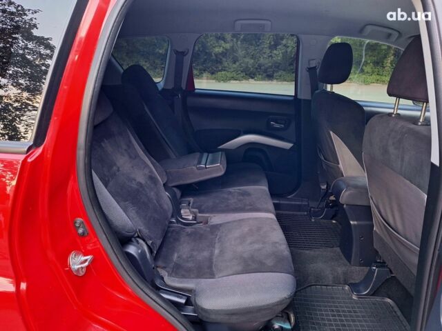 Червоний Міцубісі Аутлендер ХЛ, об'ємом двигуна 0 л та пробігом 148 тис. км за 8450 $, фото 12 на Automoto.ua