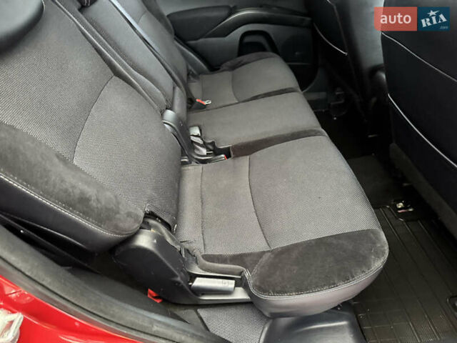 Красный Мицубиси Аутлендер ХЛ, объемом двигателя 2.2 л и пробегом 227 тыс. км за 11999 $, фото 45 на Automoto.ua