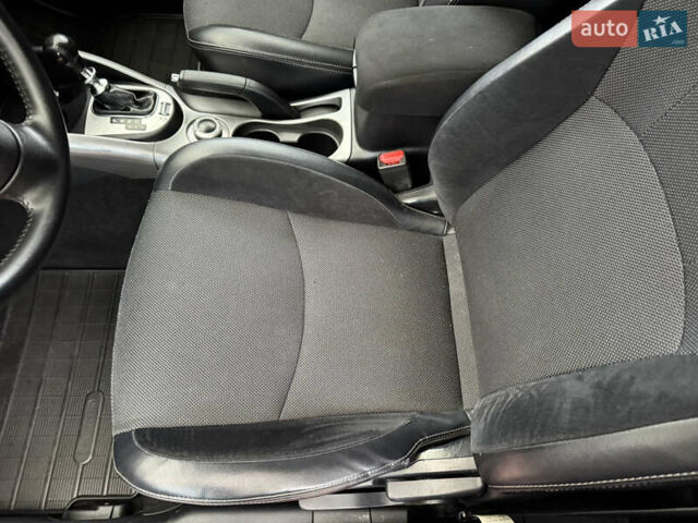 Красный Мицубиси Аутлендер ХЛ, объемом двигателя 2.2 л и пробегом 227 тыс. км за 11999 $, фото 19 на Automoto.ua