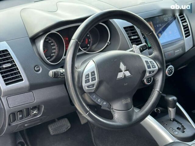 Міцубісі Аутлендер ХЛ, об'ємом двигуна 0 л та пробігом 249 тис. км за 8490 $, фото 15 на Automoto.ua
