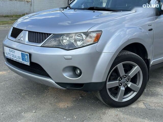Міцубісі Аутлендер ХЛ, об'ємом двигуна 0 л та пробігом 249 тис. км за 8490 $, фото 8 на Automoto.ua