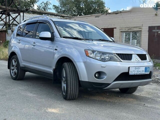 Міцубісі Аутлендер ХЛ, об'ємом двигуна 0 л та пробігом 249 тис. км за 8490 $, фото 2 на Automoto.ua