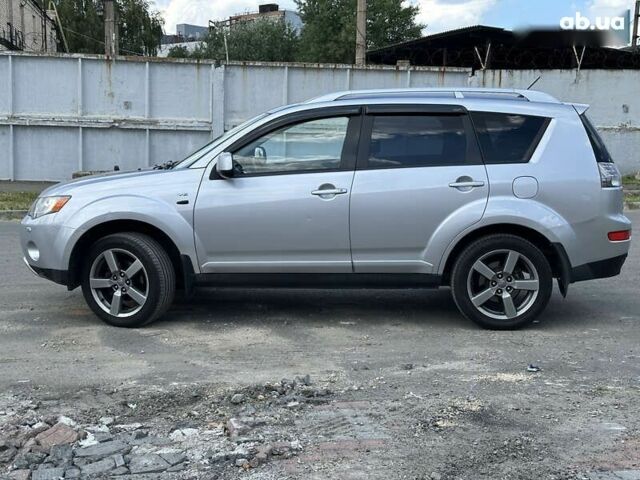 Міцубісі Аутлендер ХЛ, об'ємом двигуна 0 л та пробігом 249 тис. км за 8490 $, фото 9 на Automoto.ua