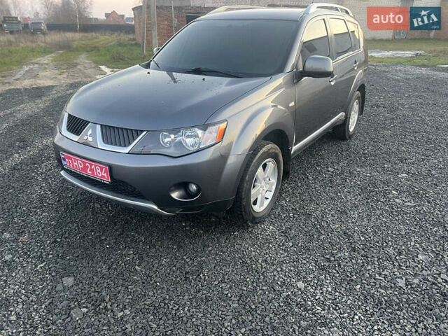 Мицубиси Аутлендер ХЛ, объемом двигателя 2 л и пробегом 158 тыс. км за 9200 $, фото 2 на Automoto.ua