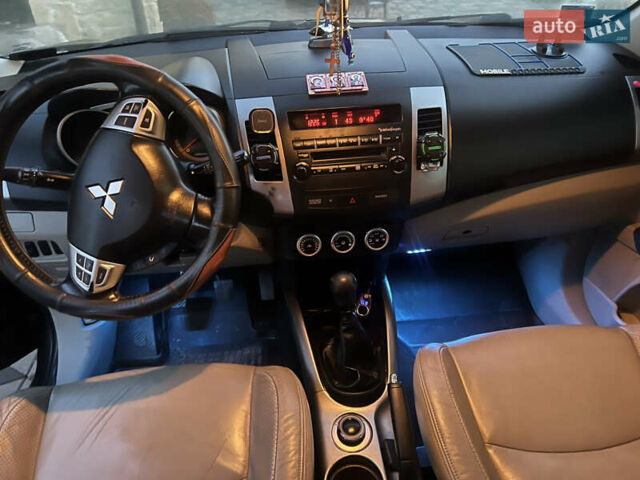 Мицубиси Аутлендер ХЛ, объемом двигателя 2 л и пробегом 288 тыс. км за 9200 $, фото 10 на Automoto.ua