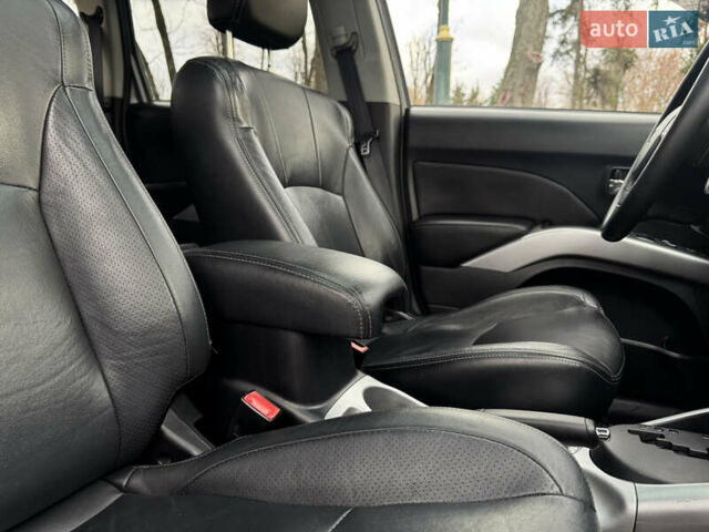 Міцубісі Аутлендер ХЛ, об'ємом двигуна 3 л та пробігом 195 тис. км за 10300 $, фото 25 на Automoto.ua