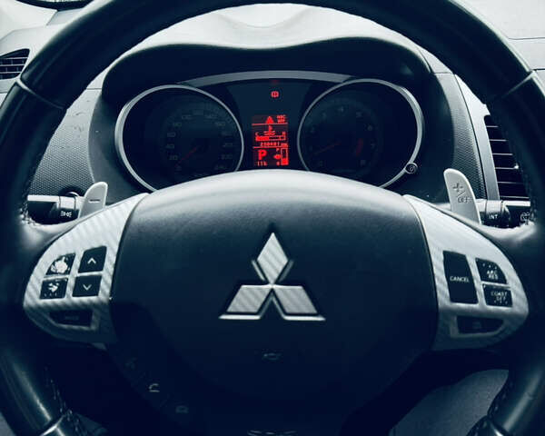 Мицубиси Аутлендер ХЛ, объемом двигателя 2.36 л и пробегом 237 тыс. км за 9000 $, фото 13 на Automoto.ua