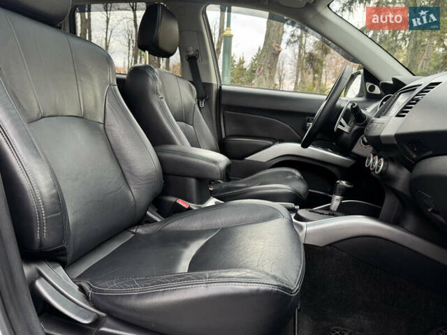 Міцубісі Аутлендер ХЛ, об'ємом двигуна 3 л та пробігом 195 тис. км за 10300 $, фото 24 на Automoto.ua