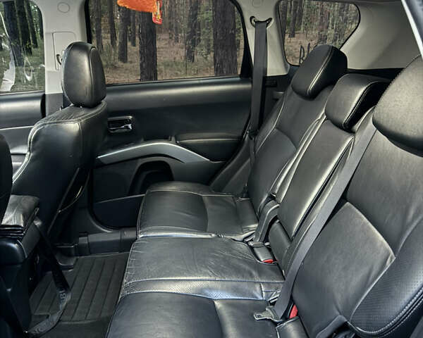 Мицубиси Аутлендер ХЛ, объемом двигателя 2.36 л и пробегом 237 тыс. км за 9000 $, фото 29 на Automoto.ua