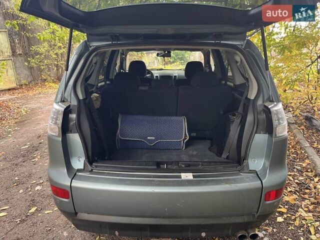 Мицубиси Аутлендер ХЛ, объемом двигателя 2.2 л и пробегом 570 тыс. км за 7800 $, фото 2 на Automoto.ua