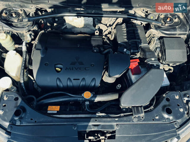 Мицубиси Аутлендер ХЛ, объемом двигателя 2.36 л и пробегом 237 тыс. км за 9000 $, фото 31 на Automoto.ua