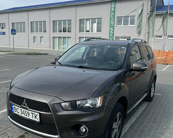 Мицубиси Аутлендер ХЛ, объемом двигателя 2 л и пробегом 317 тыс. км за 10991 $, фото 1 на Automoto.ua