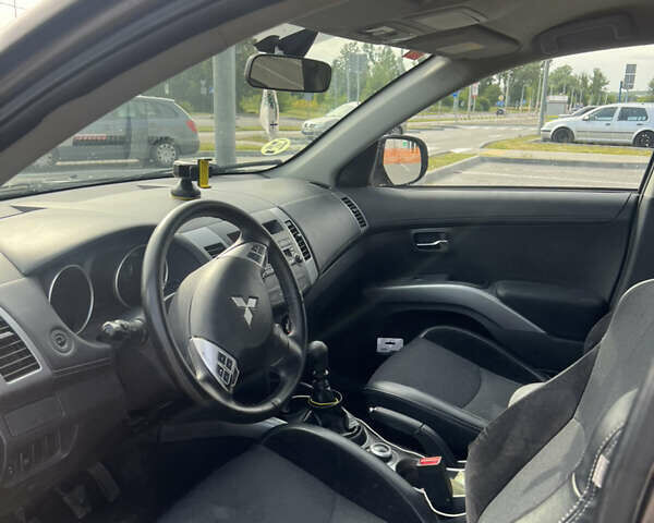 Мицубиси Аутлендер ХЛ, объемом двигателя 2 л и пробегом 317 тыс. км за 10991 $, фото 7 на Automoto.ua