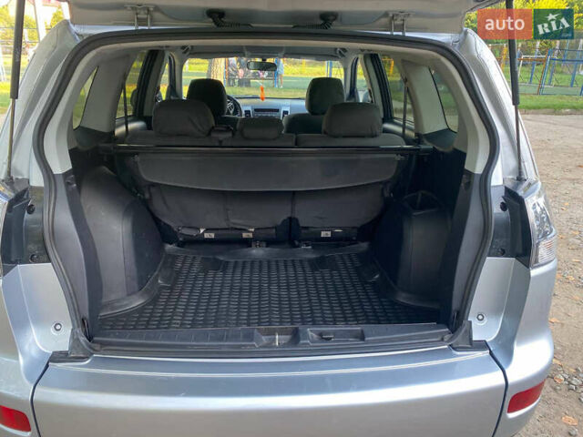 Мицубиси Аутлендер ХЛ, объемом двигателя 2.36 л и пробегом 177 тыс. км за 9200 $, фото 5 на Automoto.ua