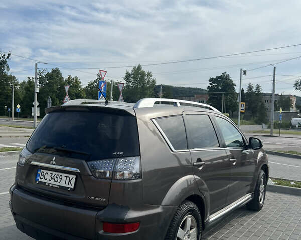 Мицубиси Аутлендер ХЛ, объемом двигателя 2 л и пробегом 317 тыс. км за 10991 $, фото 5 на Automoto.ua