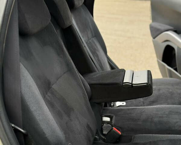 Желтый Мицубиси Аутлендер ХЛ, объемом двигателя 1.97 л и пробегом 204 тыс. км за 8400 $, фото 10 на Automoto.ua