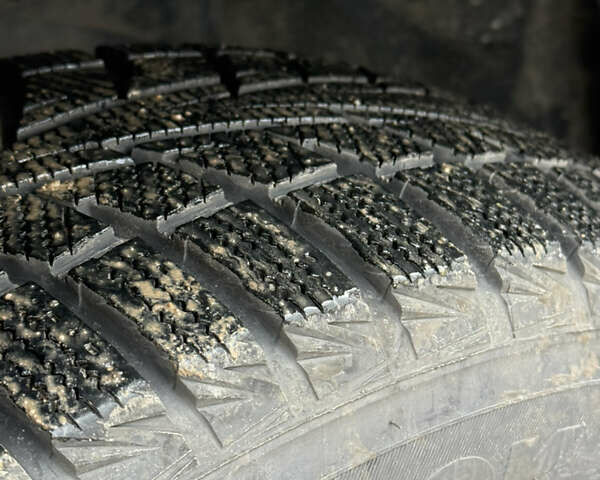 Желтый Мицубиси Аутлендер ХЛ, объемом двигателя 1.97 л и пробегом 204 тыс. км за 8400 $, фото 6 на Automoto.ua