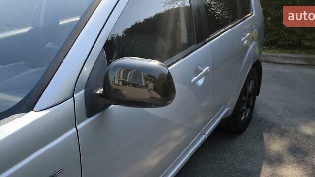 Сірий Міцубісі Аутлендер ХЛ, об'ємом двигуна 2.99 л та пробігом 192 тис. км за 9800 $, фото 22 на Automoto.ua