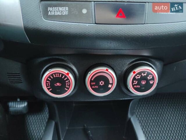 Сірий Міцубісі Аутлендер ХЛ, об'ємом двигуна 2.4 л та пробігом 307 тис. км за 8399 $, фото 63 на Automoto.ua