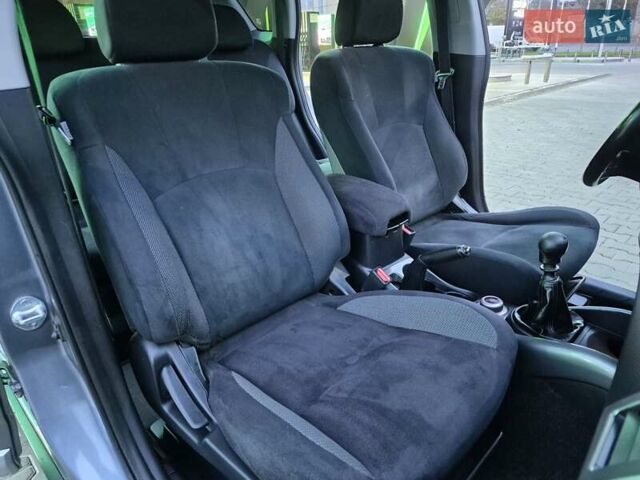 Серый Мицубиси Аутлендер ХЛ, объемом двигателя 2.2 л и пробегом 268 тыс. км за 8999 $, фото 57 на Automoto.ua