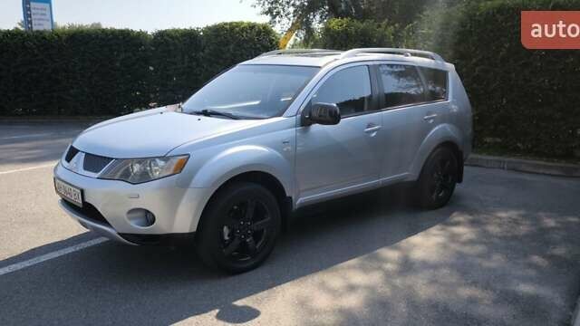 Сірий Міцубісі Аутлендер ХЛ, об'ємом двигуна 2.99 л та пробігом 192 тис. км за 9800 $, фото 19 на Automoto.ua