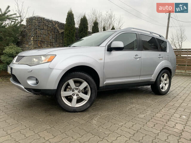 Сірий Міцубісі Аутлендер ХЛ, об'ємом двигуна 2 л та пробігом 310 тис. км за 6999 $, фото 3 на Automoto.ua