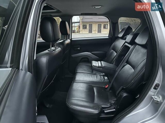 Серый Мицубиси Аутлендер ХЛ, объемом двигателя 3 л и пробегом 129 тыс. км за 10450 $, фото 39 на Automoto.ua