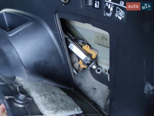 Сірий Міцубісі Аутлендер ХЛ, об'ємом двигуна 2.4 л та пробігом 307 тис. км за 8399 $, фото 41 на Automoto.ua