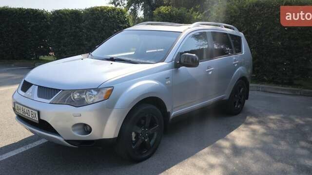 Сірий Міцубісі Аутлендер ХЛ, об'ємом двигуна 2.99 л та пробігом 192 тис. км за 9800 $, фото 18 на Automoto.ua