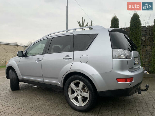 Сірий Міцубісі Аутлендер ХЛ, об'ємом двигуна 2 л та пробігом 310 тис. км за 6999 $, фото 6 на Automoto.ua