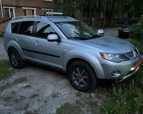 Сірий Міцубісі Аутлендер ХЛ, об'ємом двигуна 0 л та пробігом 300 тис. км за 5000 $, фото 1 на Automoto.ua