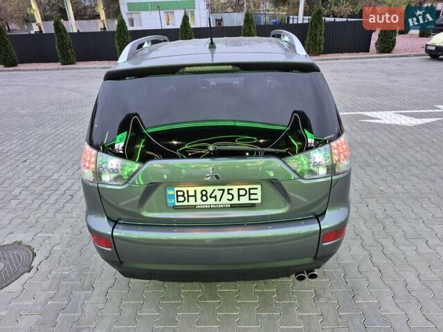 Серый Мицубиси Аутлендер ХЛ, объемом двигателя 2.2 л и пробегом 268 тыс. км за 8999 $, фото 12 на Automoto.ua