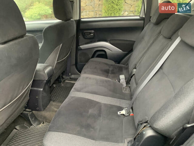 Сірий Міцубісі Аутлендер ХЛ, об'ємом двигуна 2 л та пробігом 310 тис. км за 6999 $, фото 18 на Automoto.ua