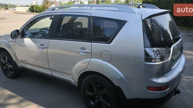 Сірий Міцубісі Аутлендер ХЛ, об'ємом двигуна 2.99 л та пробігом 192 тис. км за 9800 $, фото 12 на Automoto.ua