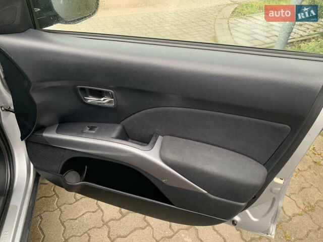 Сірий Міцубісі Аутлендер ХЛ, об'ємом двигуна 2 л та пробігом 310 тис. км за 6999 $, фото 10 на Automoto.ua