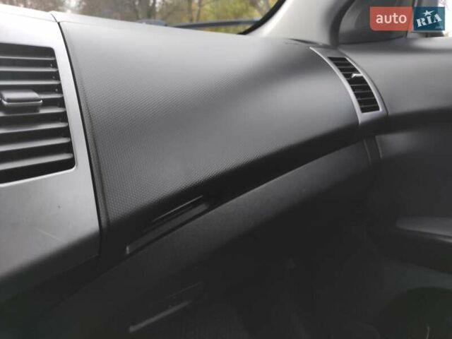 Сірий Міцубісі Аутлендер ХЛ, об'ємом двигуна 2.4 л та пробігом 307 тис. км за 8399 $, фото 67 на Automoto.ua