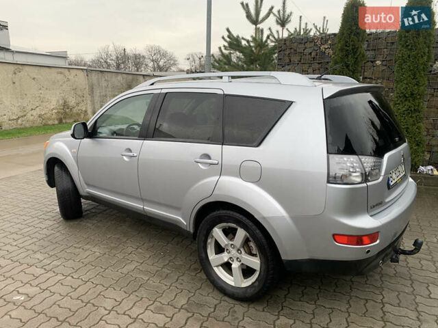 Сірий Міцубісі Аутлендер ХЛ, об'ємом двигуна 2 л та пробігом 310 тис. км за 6999 $, фото 5 на Automoto.ua