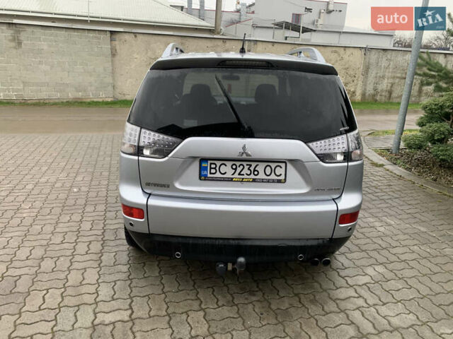 Сірий Міцубісі Аутлендер ХЛ, об'ємом двигуна 2 л та пробігом 310 тис. км за 6999 $, фото 7 на Automoto.ua