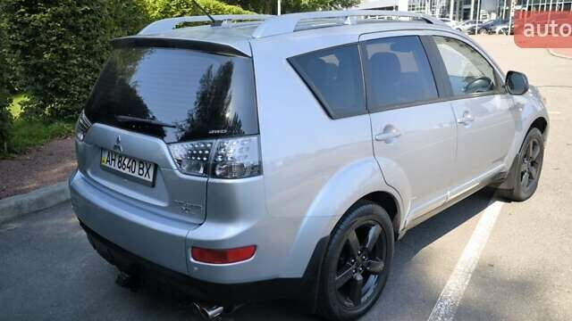 Сірий Міцубісі Аутлендер ХЛ, об'ємом двигуна 2.99 л та пробігом 192 тис. км за 9800 $, фото 14 на Automoto.ua