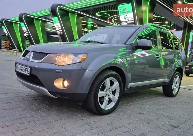 Серый Мицубиси Аутлендер ХЛ, объемом двигателя 2.2 л и пробегом 268 тыс. км за 8999 $, фото 16 на Automoto.ua