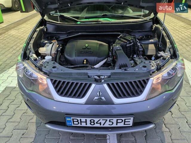 Серый Мицубиси Аутлендер ХЛ, объемом двигателя 2.2 л и пробегом 268 тыс. км за 8999 $, фото 70 на Automoto.ua