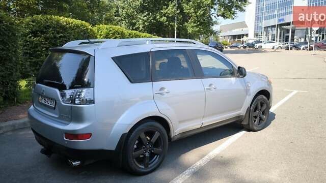 Сірий Міцубісі Аутлендер ХЛ, об'ємом двигуна 2.99 л та пробігом 192 тис. км за 9800 $, фото 11 на Automoto.ua
