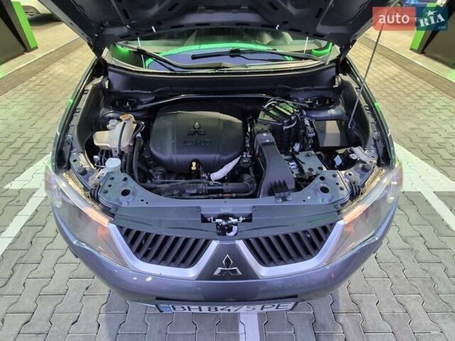 Серый Мицубиси Аутлендер ХЛ, объемом двигателя 2.2 л и пробегом 268 тыс. км за 8999 $, фото 69 на Automoto.ua