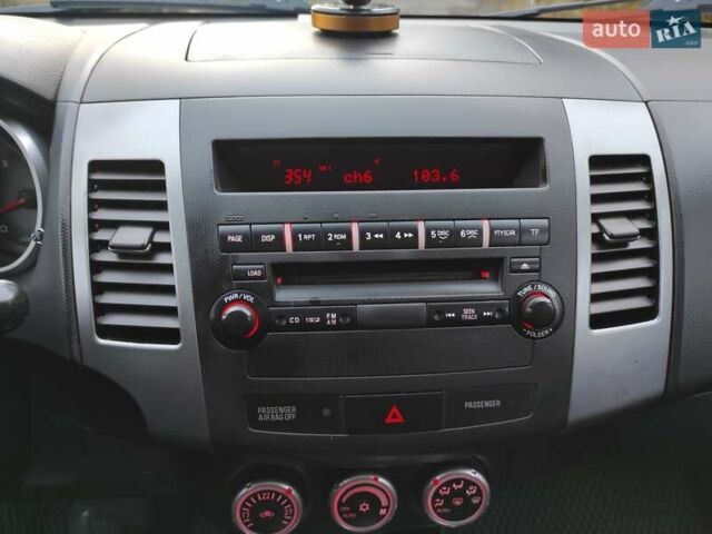 Сірий Міцубісі Аутлендер ХЛ, об'ємом двигуна 2.4 л та пробігом 307 тис. км за 8399 $, фото 62 на Automoto.ua