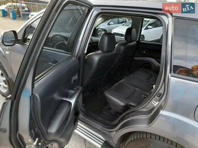 Серый Мицубиси Аутлендер ХЛ, объемом двигателя 3 л и пробегом 183 тыс. км за 10300 $, фото 16 на Automoto.ua