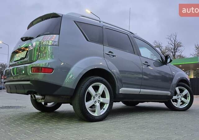 Серый Мицубиси Аутлендер ХЛ, объемом двигателя 2.2 л и пробегом 268 тыс. км за 8999 $, фото 37 на Automoto.ua