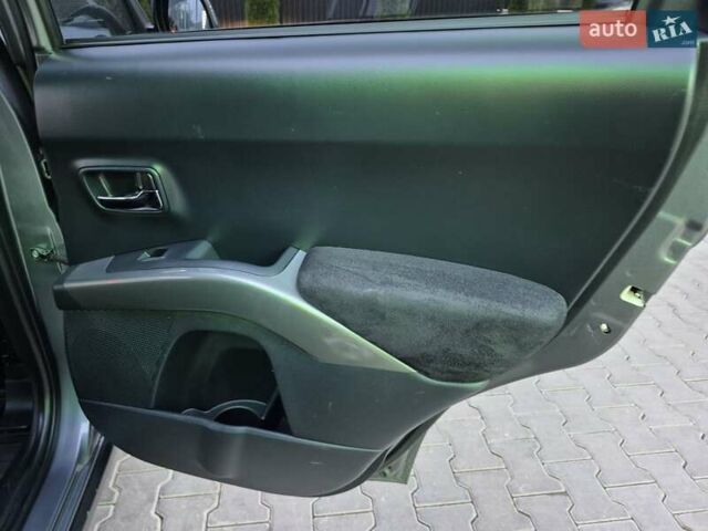 Серый Мицубиси Аутлендер ХЛ, объемом двигателя 2.2 л и пробегом 268 тыс. км за 8999 $, фото 56 на Automoto.ua