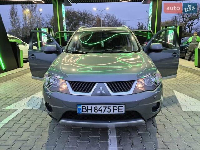 Серый Мицубиси Аутлендер ХЛ, объемом двигателя 2.2 л и пробегом 268 тыс. км за 8999 $, фото 76 на Automoto.ua