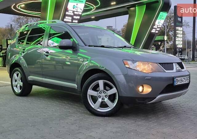 Серый Мицубиси Аутлендер ХЛ, объемом двигателя 2.2 л и пробегом 268 тыс. км за 8999 $, фото 30 на Automoto.ua